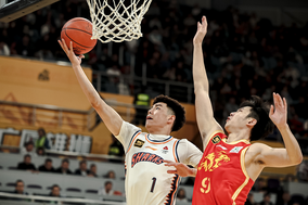 勇士128-117力克掘金,波杰姆斯基末节独得15分